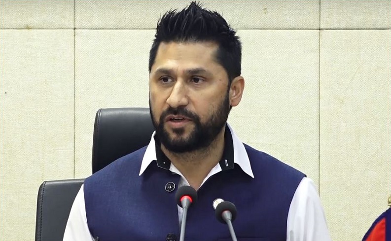 ट्राफिक नियम उल्लङ्घन गर्नेलाई सडकमा खटाउने गृहमन्त्रीकाे निर्णय तत्काल कार्यान्वयन नगर्न आदेश